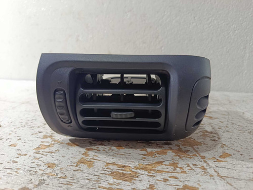 Difusor Ar Esquerdo Renault Clio 2001 2003 2005 95095310 - Imagem 4