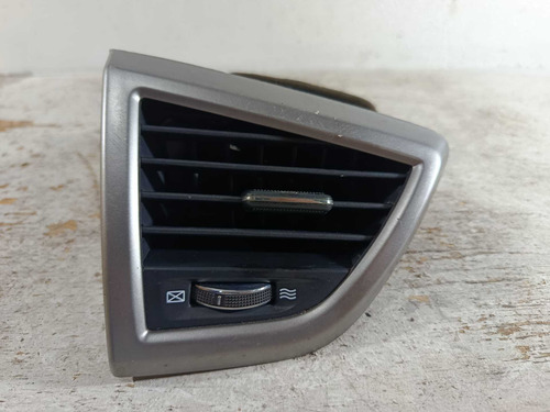 Difusor Ar Esquerdo Hyundai Veloster 2011 974802v000 - Imagem 4