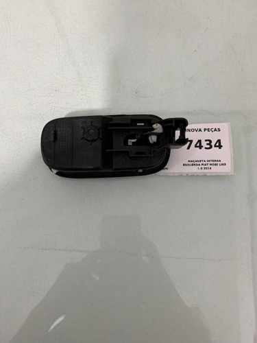 Maçaneta Interna Esquerda Fiat Mobi Like 1.0 2016 Preto Dianteira - Imagem 3