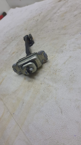 Limitador De Porta Tras Direita Gm Prisma Onix 14/19 Cx31 Traseira Direirto Preto - Imagem 4