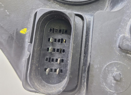 Farol Lado Direito Montana Agile 2009 2013 Mascara Negra Det Direito/passageiro - Imagem 10