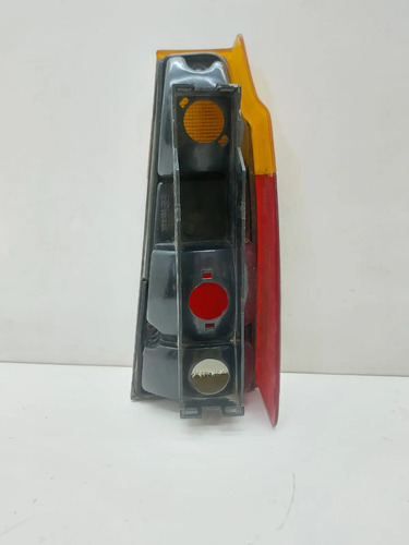 Par Lanterna Traseira + Soquetes Parati Saveiro 1983 A 1997 Tricolor - Imagem 2