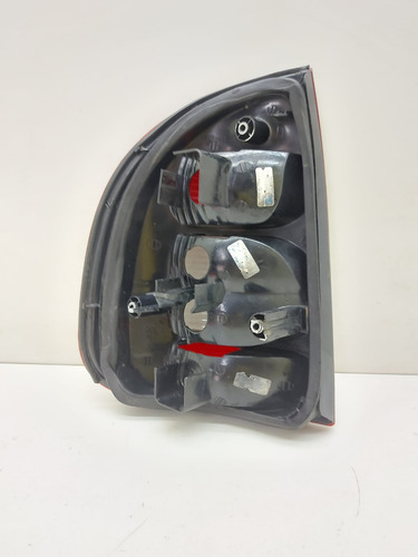 Lente Traseira Direita Corsa Classic Sedan 2000 A 2010 Vermelho - Imagem 4