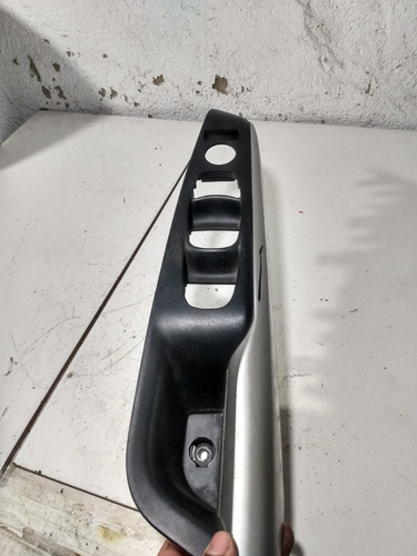 Moldura Botao Vidro Eletrico Nissan Kicks 2017 Lado Motorist - Imagem 2