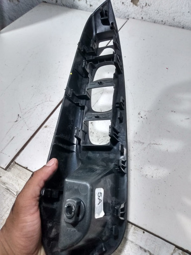 Moldura Botao Vidro Eletrico Nissan Kicks 2017 Lado Motorist - Imagem 3