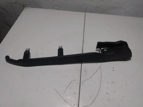 Acabamento Trilho Banco Dianteiro Esquerdo Nissan Kicks2017