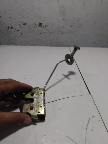 Trava Destravadeitar Banco Traseiro Ladodireito Chery Qq2014