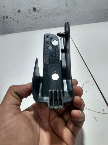 Acabamento Trilho Banco Motorista Dianteiro Nissan Kicks2017 - Imagem 2