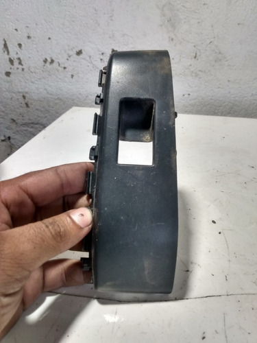 Moldura Botão Vidro Elétrico Traseiro Direito Hondafit 09-13