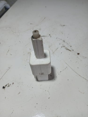 Interruptor Pedal De Freio Nissan Kicks Sv 2017 A 2019 - Imagem 2