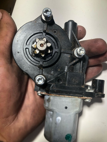 Motor Maquina Vidro Tras/direita Versa 2016 A 2019 (usado) - Imagem 3