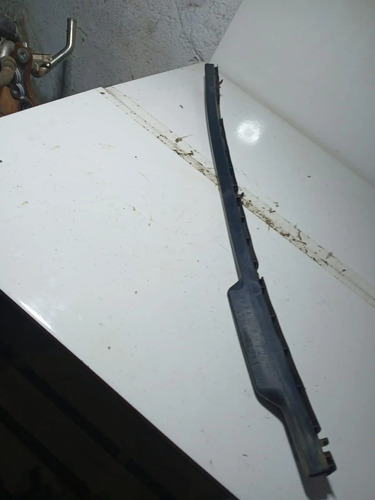 Acabamento Calha Inferior Churrasqueira Parabrisa Corolla 05 Preto