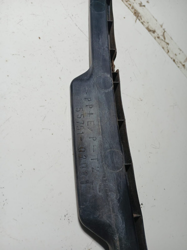 Acabamento Calha Inferior Churrasqueira Parabrisa Corolla 05 Preto - Imagem 4