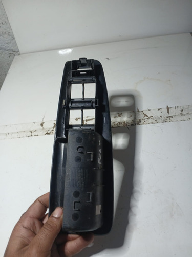 Moldura Botao Vidro Eletrico Esquerdo Polo 2003 A 2012 Usado - Imagem 5