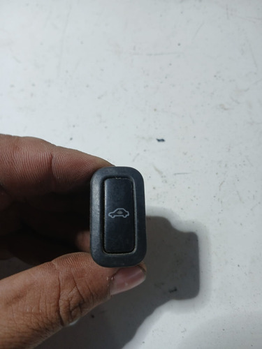 Botão Interruptor Alarme Volkswagen Polo 2003 A 2013 (usado) Preto
