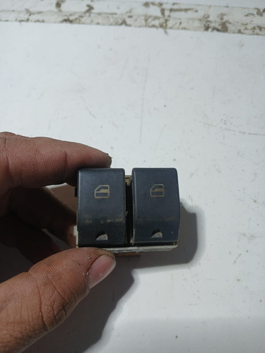 Botao Vidro Dianteiros Lados D/e Volkswagen Polo 2003 A 2012