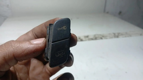 Botao Interruptor Trava Interna Portas Polo 2003 A 2008