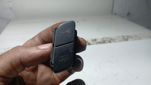 Botao Interruptor Trava Interna Portas Polo 2003 A 2008 - Imagem 2