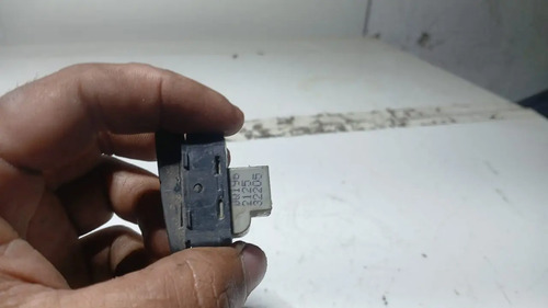 Botao Interruptor Trava Interna Portas Polo 2003 A 2008 - Imagem 3