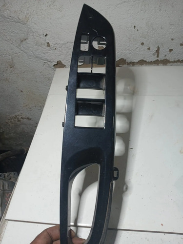 Moldura Botão Vidro Eletrico Dianteiro Esquerdo Toyota Yaris