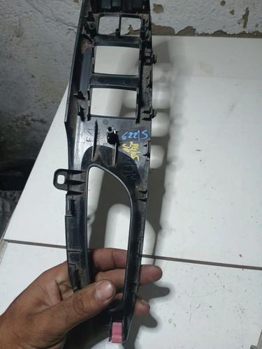 Moldura Botão Vidro Eletrico Dianteiro Esquerdo Toyota Yaris - Imagem 2