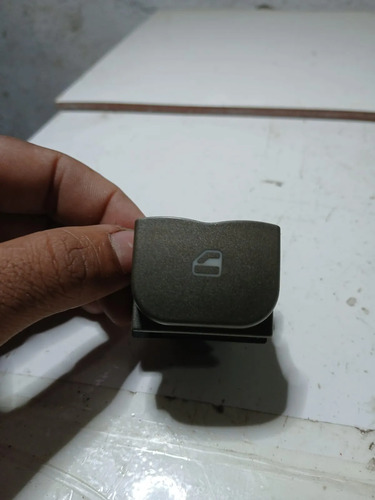 Botao Vidro Eletrico Porta Traseira Direita Chery Face 2012 - Imagem 1