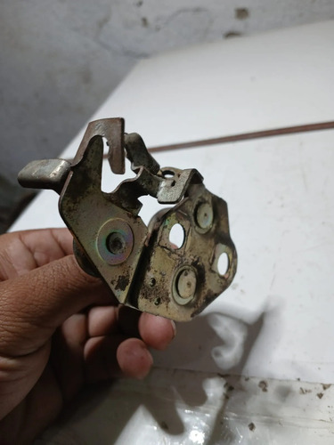 Batente Trinco Tranca Tampa Traseira Chery Face 2010 A 2015 - Imagem 2