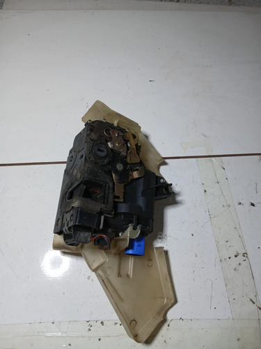 Fechadura Elet Traseira Esquerda Vw Polo 2003 Original - Imagem 3