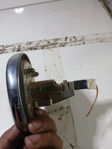 Botão Eletrico Tampa Traseira Fiat Grand Siena 13 A 17 Usado Vermelho - Imagem 3