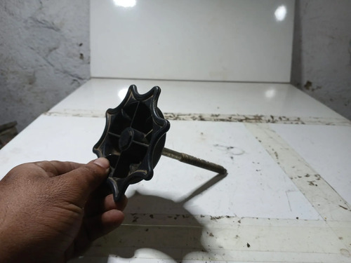 Parafuso Suporte Trava Estepe Vw Gol Parati G3 G4 99 A 2012