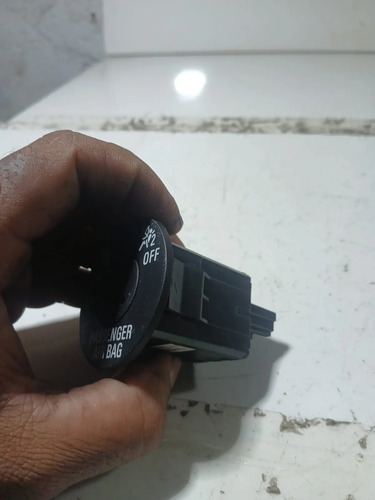 Botao Chave Lateral Painel On/off Passageiro Gm Onix 20 A 24 - Imagem 1