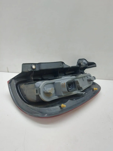 Lanterna Traseira Esquerda Uno Vivace 2011 A 2016 Direito/passageiro Vermelho - Imagem 2