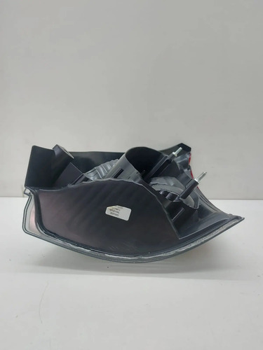 Lanterna Traseira Esquerda Palio 2004 A 2016 Paralela Esquerdo/motorista Vermelho - Imagem 2