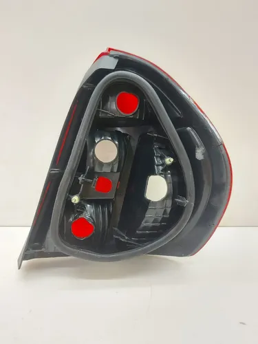 Lente Traseira Esquerda Clio Sedan 2006 A 2012 Vermelho - Imagem 5