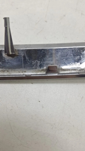 Friso Superior Grade Diant Peugeot 2008 2015 A 2019 Prateado - Imagem 4