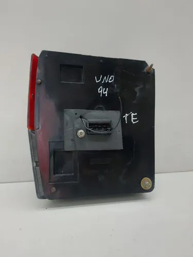 Lanterna Traseira Esquerda Uno 1984 A 2002 Fumê Esquerdo/motorista Vermelho - Imagem 4