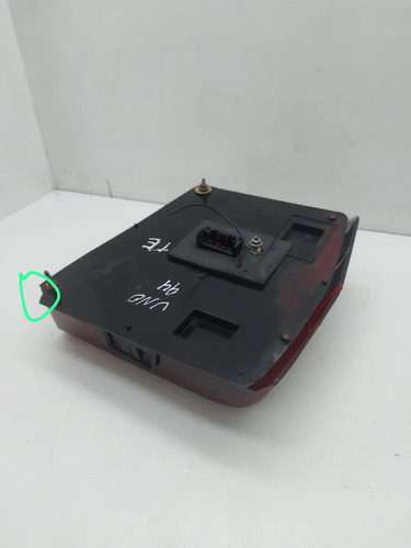 Lanterna Traseira Esquerda Uno 1984 A 2002 Fumê Esquerdo/motorista Vermelho - Imagem 6