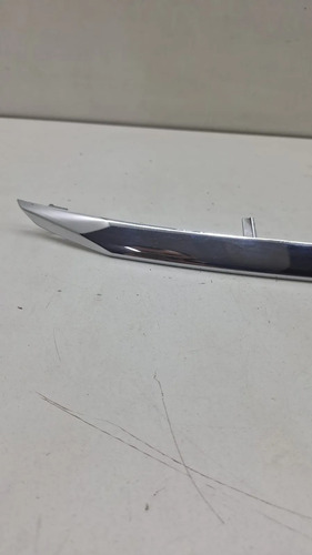 Friso Inferior Grade Dianteira Peugeot 2008 2015 A 2019 Prateado