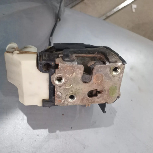 Fechadura Elétrica Dianteira Esquerda Palio 98/99 Usada - Imagem 2