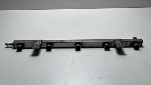 Flauta Combustível Jetta Variant 2.5 2011 07k133317e - Imagem 1