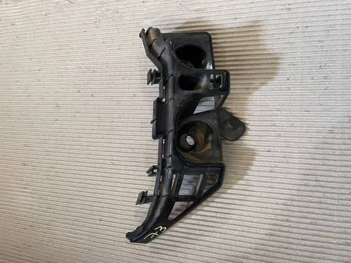 Guia Parachoque Traseiro Esquerdo Mercedes Gla