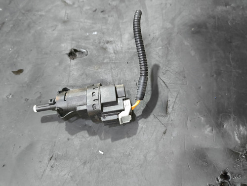 Interruptor Freio Volvo C30 T5 2009 - Imagem 2