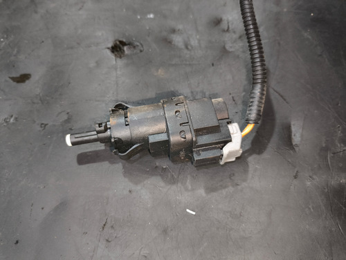 Interruptor Freio Volvo C30 T5 2009 - Imagem 3