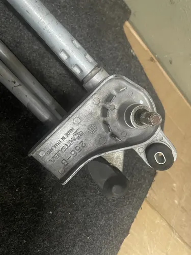 Motor Do Limpador Mitsubishi L200 Triton Pajero Dakar 2012 - Imagem 2