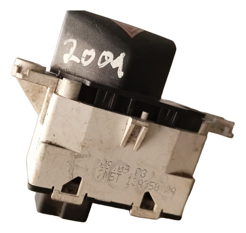 Botão Pisca Alerta Ford Focus Mk1 2003-2008 2m5t13a350aa Preto - Imagem 2