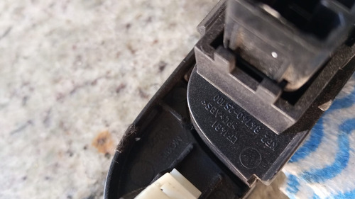 Botão De Luz De Emergência Pisca Alerta Hyundai Ix35 010 014 Preto - Imagem 4