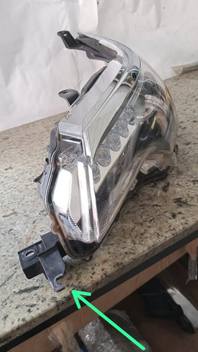 Farol Esq Toy Hilux Sw4 Led Bi Beam 2324 Original C/ Detalhe Esquerdo/motorista - Imagem 2
