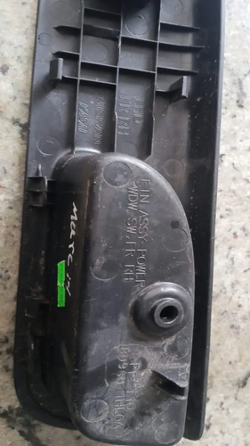 Moldura Botão Vidro Elétrico Dianteiro Direito March 2015// - Imagem 3
