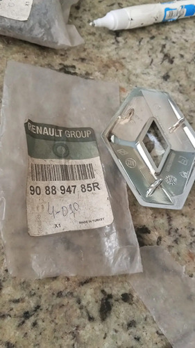 Emblema Tampa Traseira Renault Logan Sandero Fluence Duster Prateado - Imagem 2