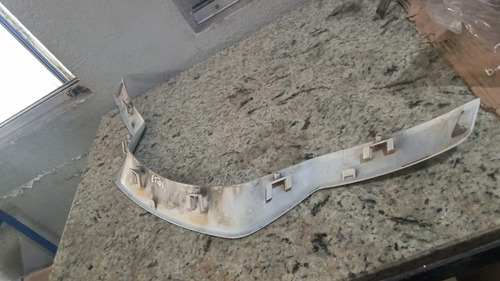 Moldura Inferior Grade Central Toyota Etios 2019 Branco Ambos Lados - Imagem 3
